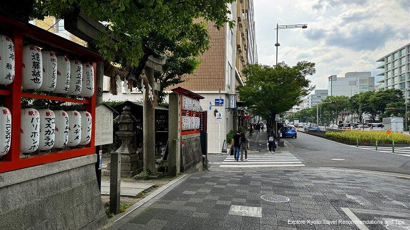 Gosho Hachimangu Shrine on Oike Street