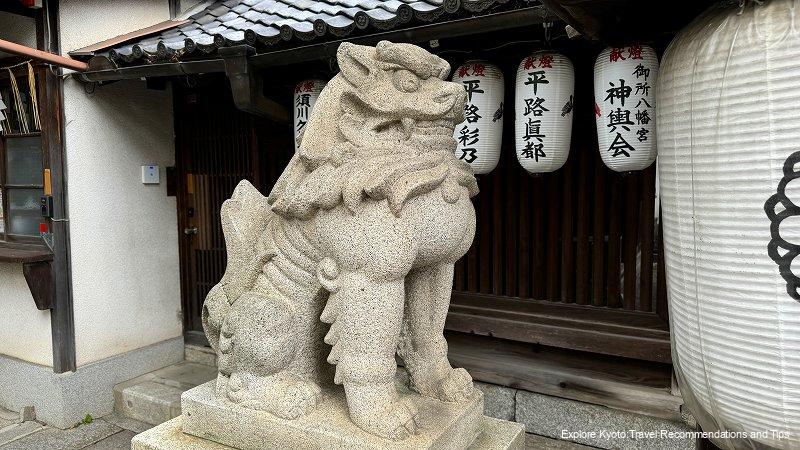 Gosho Hachimangu Komainu (guardian dogs)