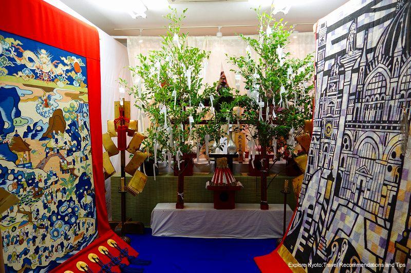 Iwatoyama base, Miokuri (decorations of float curtains, banners)